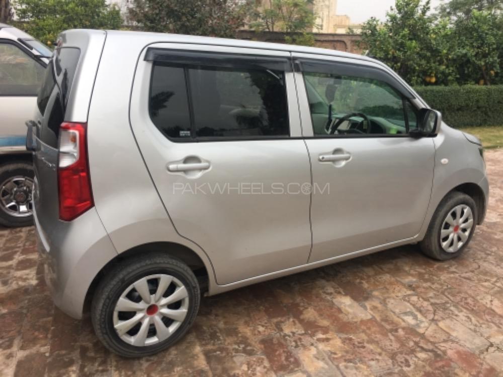سوزوکی ویگن آر 2016 for Sale in پشاور سوزوکی ویگن آر 2016 for Sale in پشاور Image-7