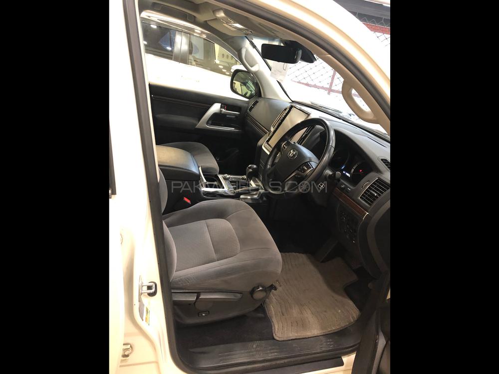 Toyota Land Cruiser 2015 for Sale in Lahore Toyota Land Cruiser 2015 for Sale in Lahore Image-5