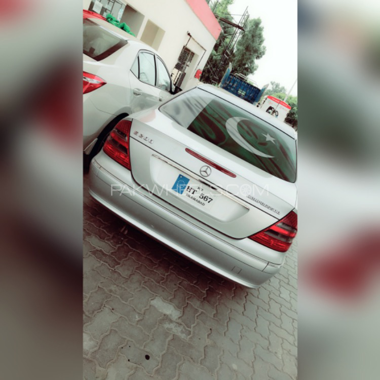 Mercedes Benz E Class - 2005  Mercedes Benz E Class - 2005  Image-5