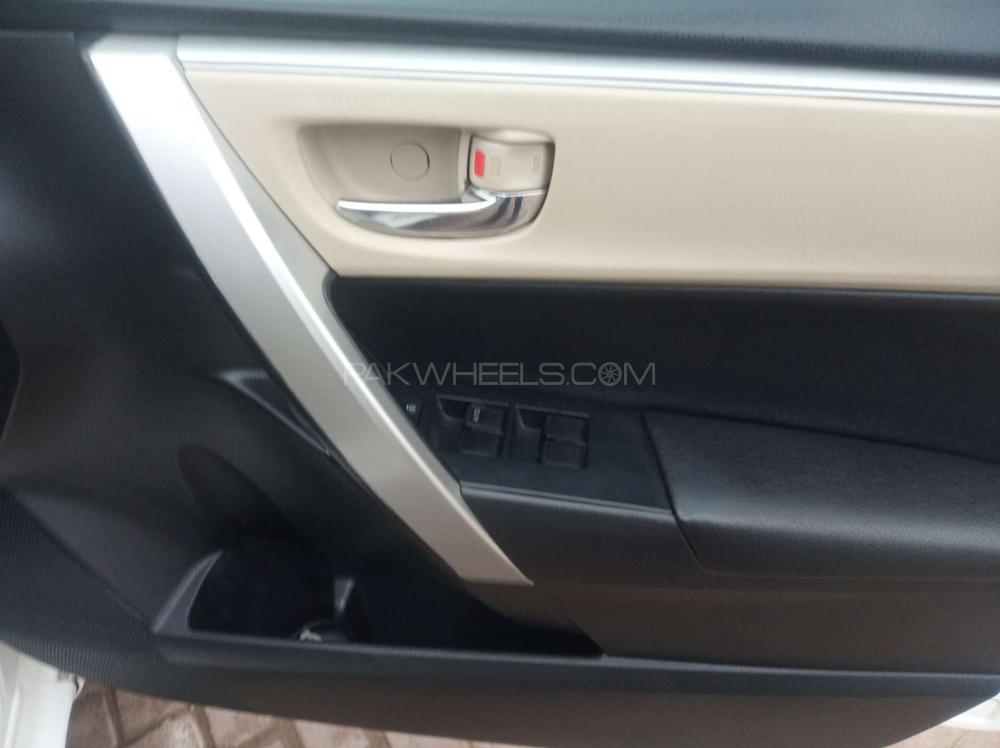 Toyota Corolla 2017 for Sale in Gujranwala Toyota Corolla 2017 for Sale in Gujranwala Image-8