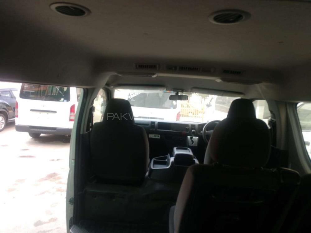 Toyota Hiace 2016 for Sale in Karachi Toyota Hiace 2016 for Sale in Karachi Image-7