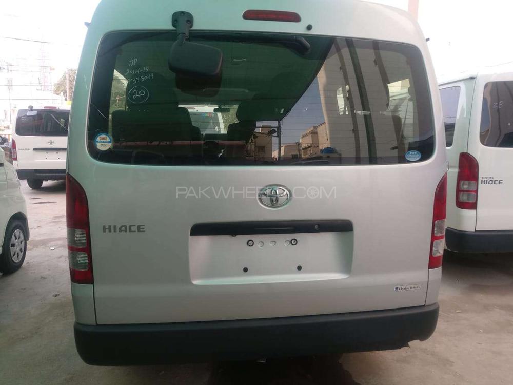 Toyota Hiace 2016 for Sale in Karachi Toyota Hiace 2016 for Sale in Karachi Image-9