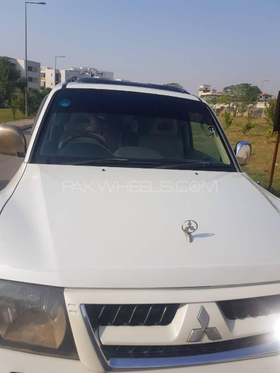 Mitsubishi Pajero 2004 for Sale in Islamabad Mitsubishi Pajero 2004 for Sale in Islamabad Image-13