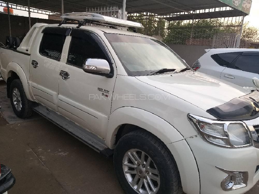 Toyota Hilux 2013 for Sale in Peshawar Toyota Hilux 2013 for Sale in Peshawar Image-7