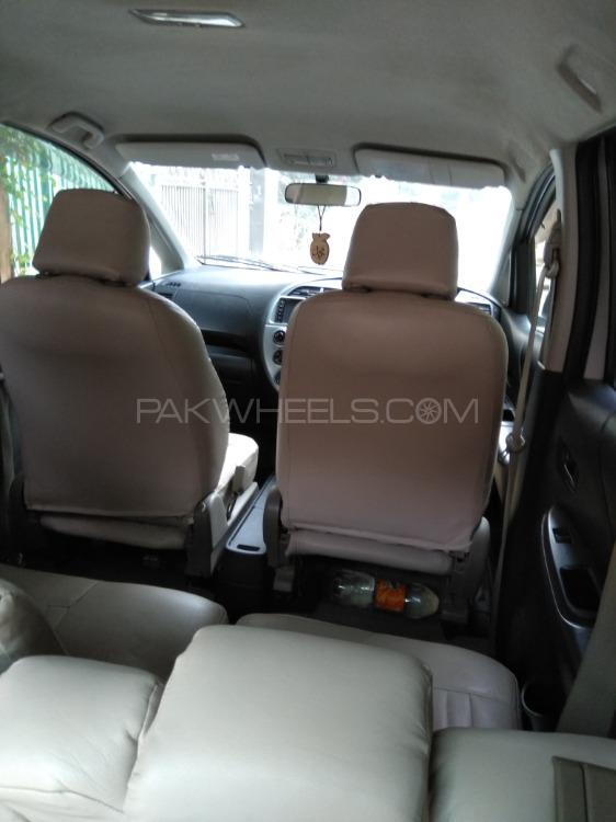 Toyota Ractis 2006 for Sale in Peshawar Toyota Ractis 2006 for Sale in Peshawar Image-9