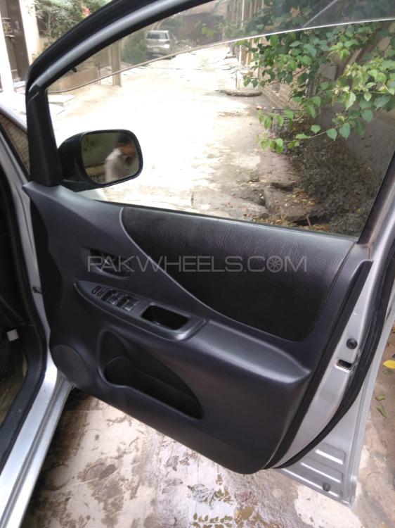 Toyota Ractis 2006 for Sale in Peshawar Toyota Ractis 2006 for Sale in Peshawar Image-6