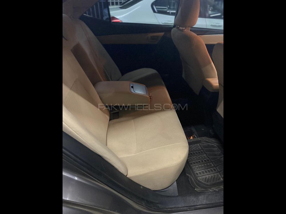 Toyota Corolla 2015 for Sale in Peshawar Toyota Corolla 2015 for Sale in Peshawar Image-11