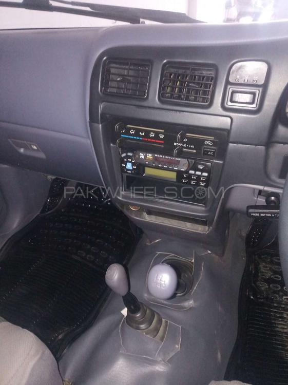 Toyota Hilux 2001 for Sale in Gujranwala Toyota Hilux 2001 for Sale in Gujranwala Image-10