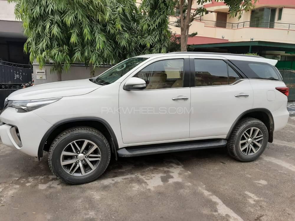 ٹویوٹا فورچیونر 2017 for Sale in لاہور ٹویوٹا فورچیونر 2017 for Sale in لاہور Image-9