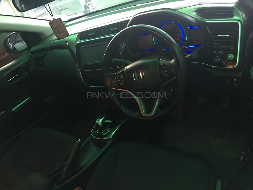 Honda Grace Hybrid 2016 for Sale in Rawalpindi Honda Grace Hybrid 2016 for Sale in Rawalpindi Image-12