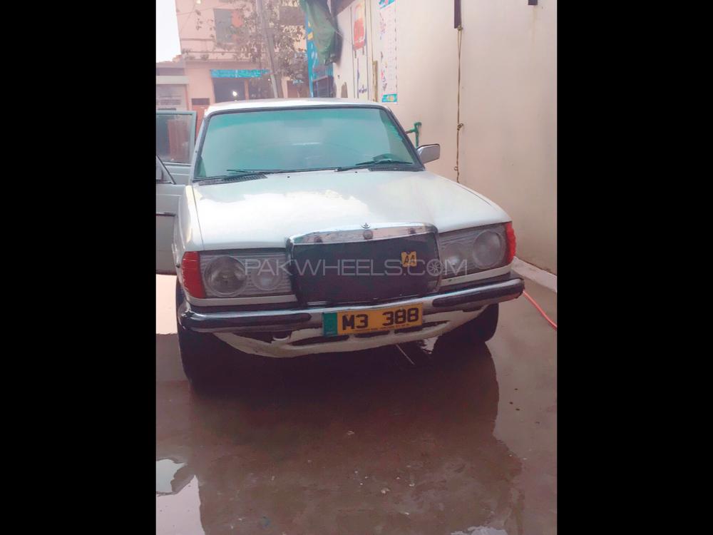 Mercedes Benz 200 D 1985 for Sale in Gujranwala Image-1
