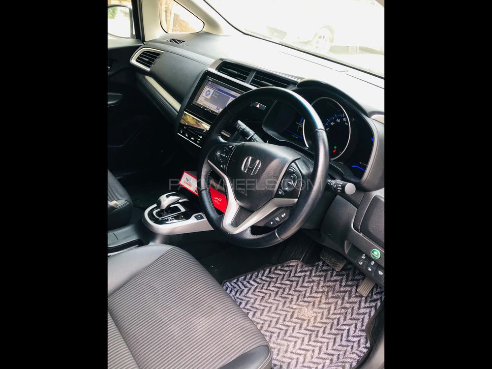 Honda Fit 2017 for Sale in Sialkot Honda Fit 2017 for Sale in Sialkot Image-6