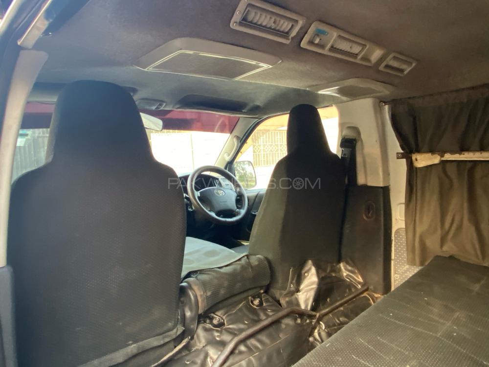 Toyota Hiace 2011 for Sale in Rawalpindi Toyota Hiace 2011 for Sale in Rawalpindi Image-13