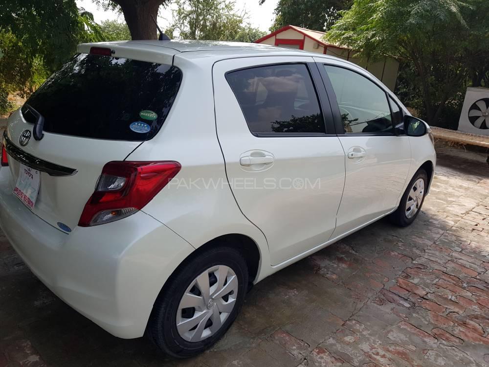 Toyota Vitz 2016 for Sale in Layyah Image-1