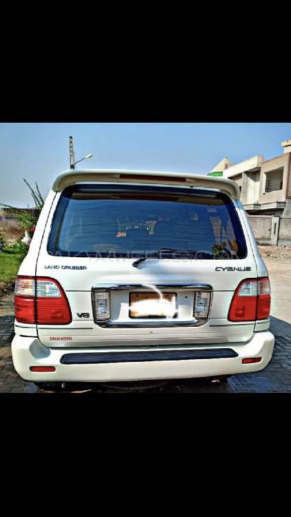 Toyota Land Cruiser 2003 for Sale in Pano Aqil Image-1
