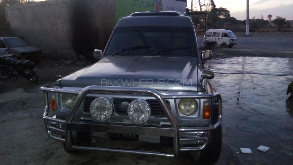 Nissan Safari 1990 for Sale in Fateh Jang Image-1
