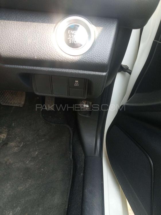 Honda Civic 2018 for Sale in Gujranwala Honda Civic 2018 for Sale in Gujranwala Image-9