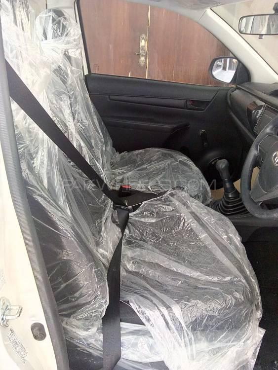 Toyota Hilux 2018 for Sale in Karachi Toyota Hilux 2018 for Sale in Karachi Image-4