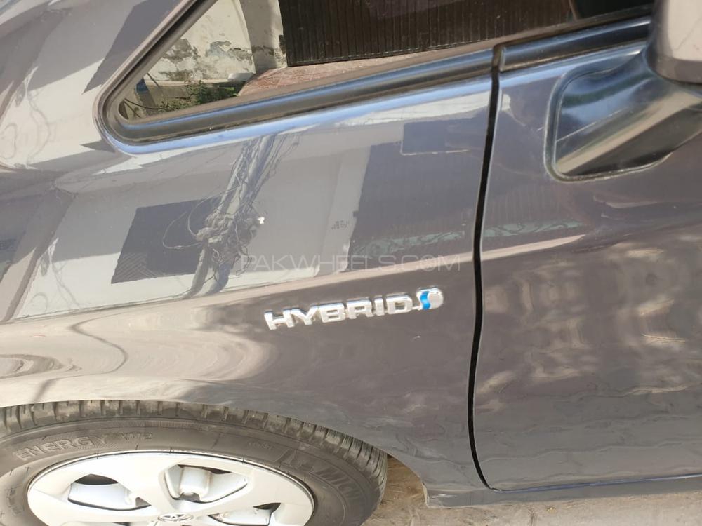 Toyota Prius 2010 for Sale in Lahore Toyota Prius 2010 for Sale in Lahore Image-12
