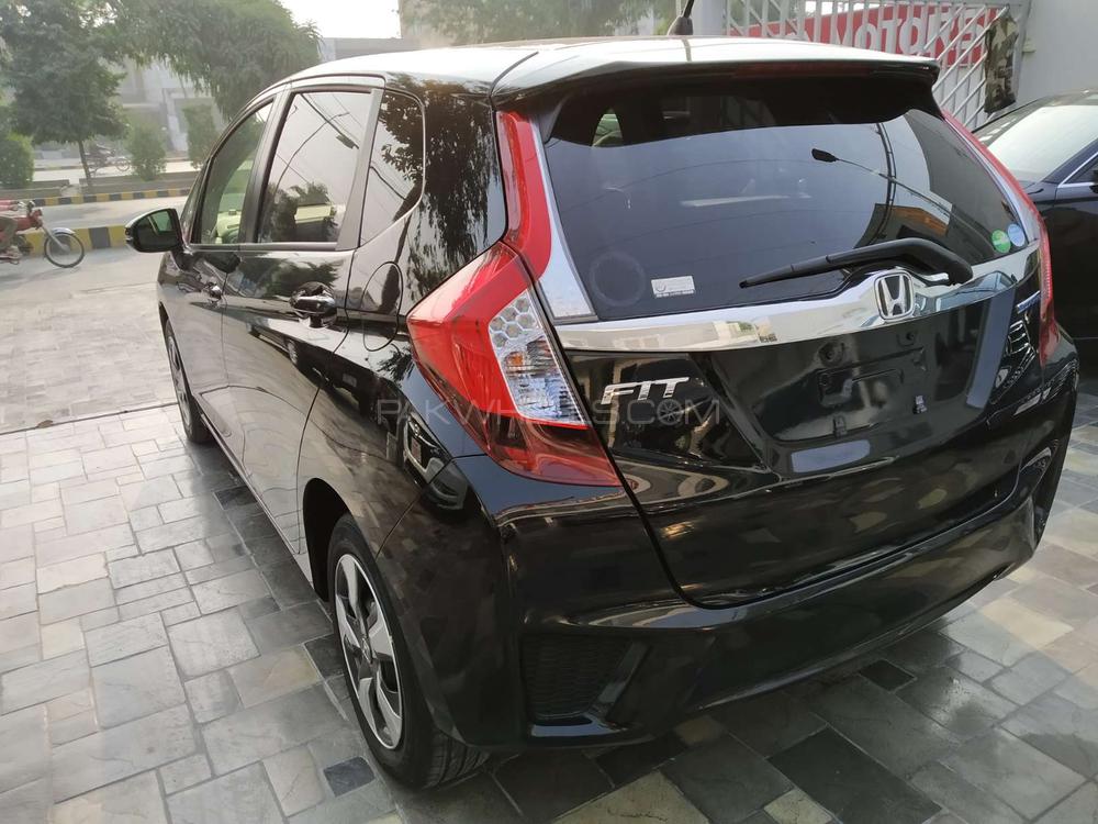 Honda Fit 2016 for Sale in Lahore Honda Fit 2016 for Sale in Lahore Image-15
