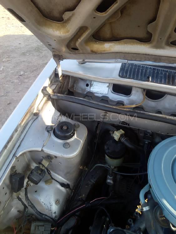 Nissan Sunny 1985 for Sale in Fateh Jang Image-1