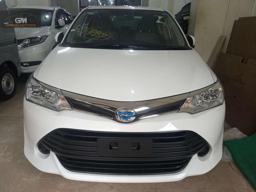 Toyota Corolla Axio 2016 for Sale in Karachi Toyota Corolla Axio 2016 for Sale in Karachi Image-2