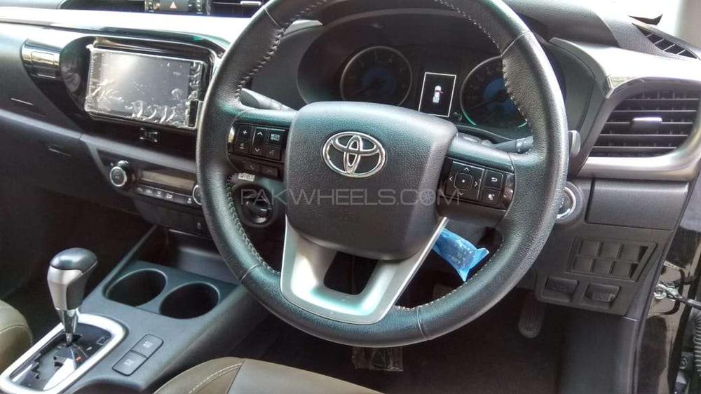 Toyota Hilux 2018 for Sale in Karachi Toyota Hilux 2018 for Sale in Karachi Image-5