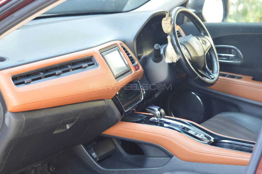 Honda Vezel 2015 for Sale in Karachi Honda Vezel 2015 for Sale in Karachi Image-3