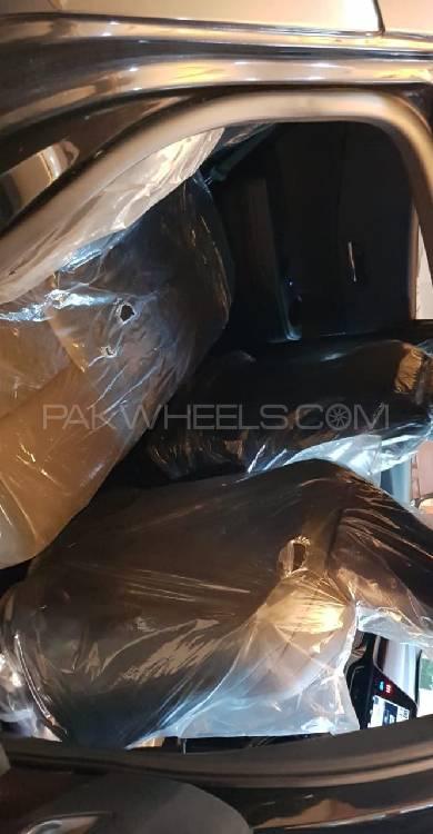 Toyota C-HR 2016 for Sale in Karachi Toyota C-HR 2016 for Sale in Karachi Image-9