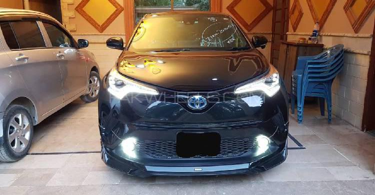 Toyota C-HR 2016 for Sale in Karachi Toyota C-HR 2016 for Sale in Karachi Image-4
