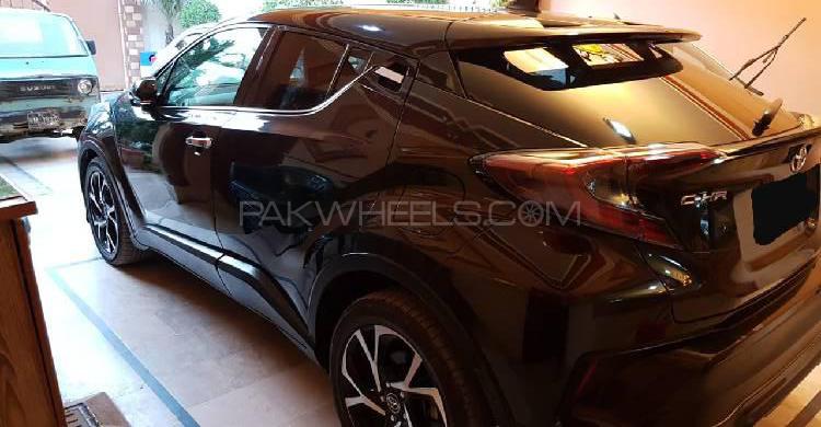 Toyota C-HR 2016 for Sale in Karachi Toyota C-HR 2016 for Sale in Karachi Image-8