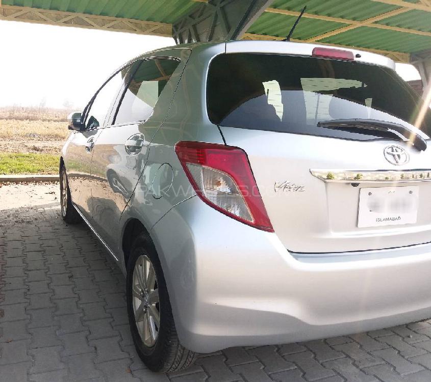 Toyota Vitz 2011 for Sale in Gujranwala Toyota Vitz 2011 for Sale in Gujranwala Image-2