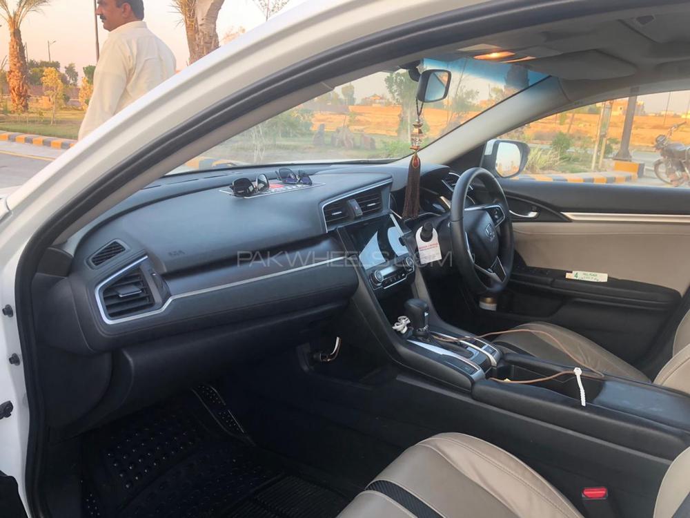 Honda Civic 2018 for Sale in Faisalabad Honda Civic 2018 for Sale in Faisalabad Image-4