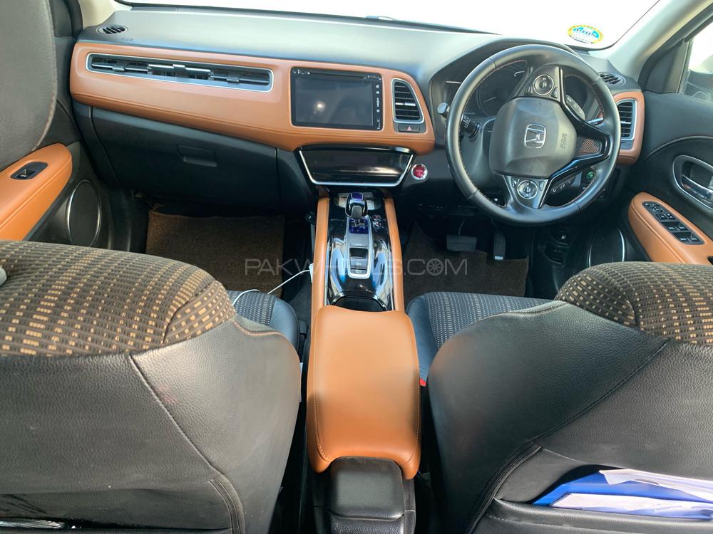 Honda Vezel 2016 for Sale in Sialkot Honda Vezel 2016 for Sale in Sialkot Image-5
