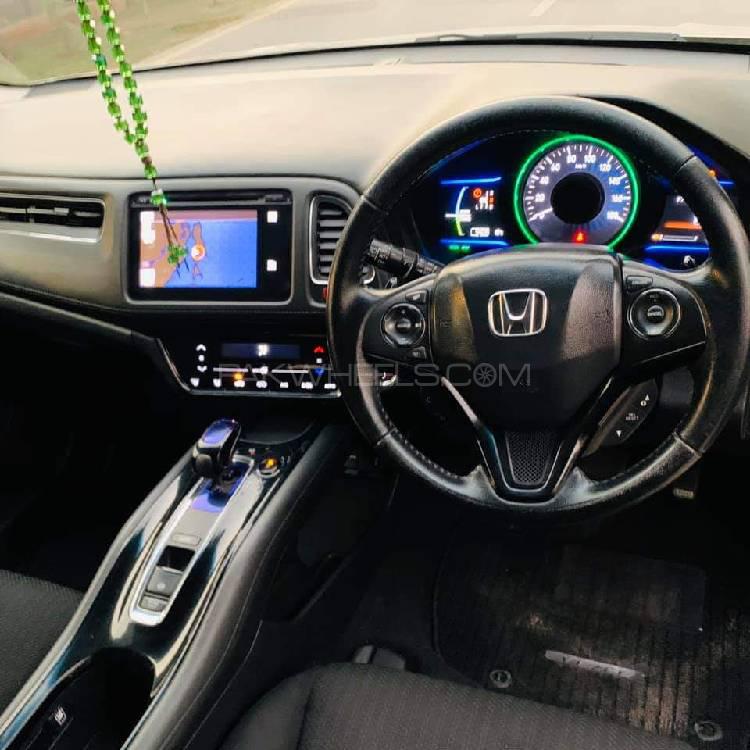 Honda Vezel 2014 for Sale in Lahore Honda Vezel 2014 for Sale in Lahore Image-9