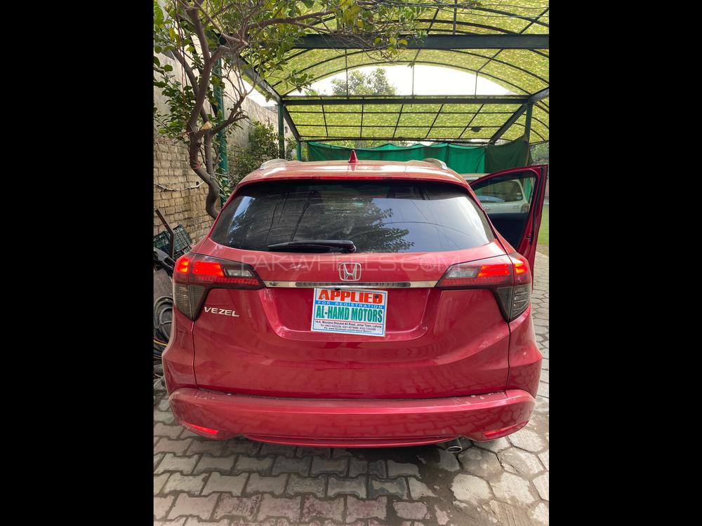 Honda Vezel 2018 for Sale in Lahore Honda Vezel 2018 for Sale in Lahore Image-5