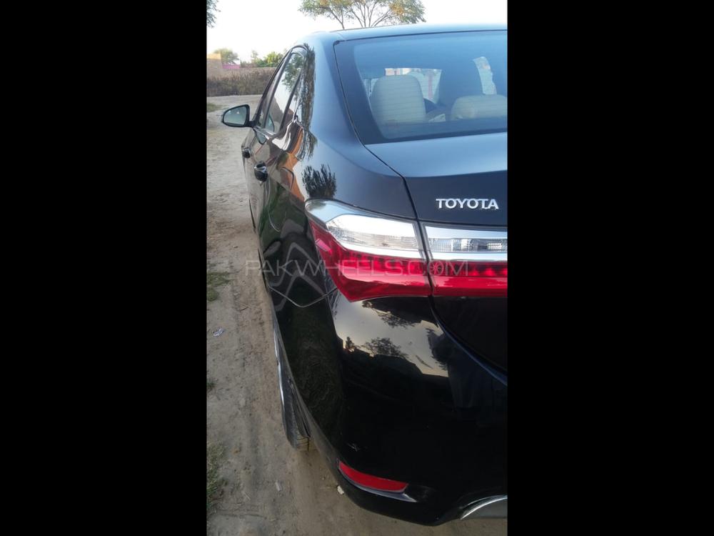 Toyota Corolla 2018 for Sale in Lahore Toyota Corolla 2018 for Sale in Lahore Image-3