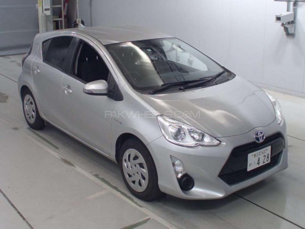 Toyota Aqua 2016 for Sale in Peshawar Toyota Aqua 2016 for Sale in Peshawar Image-4