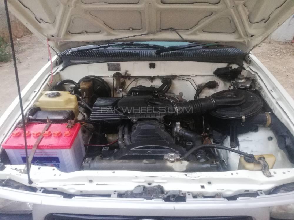 Toyota Hilux 2000 for Sale in Rawalpindi Toyota Hilux 2000 for Sale in Rawalpindi Image-8