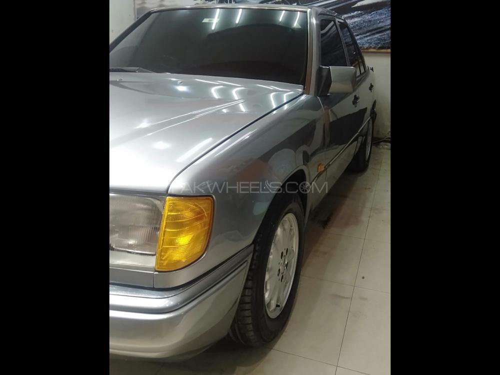Mercedes Benz 250 D 1990 for Sale in Peshawar Mercedes Benz 250 D 1990 for Sale in Peshawar Image-11