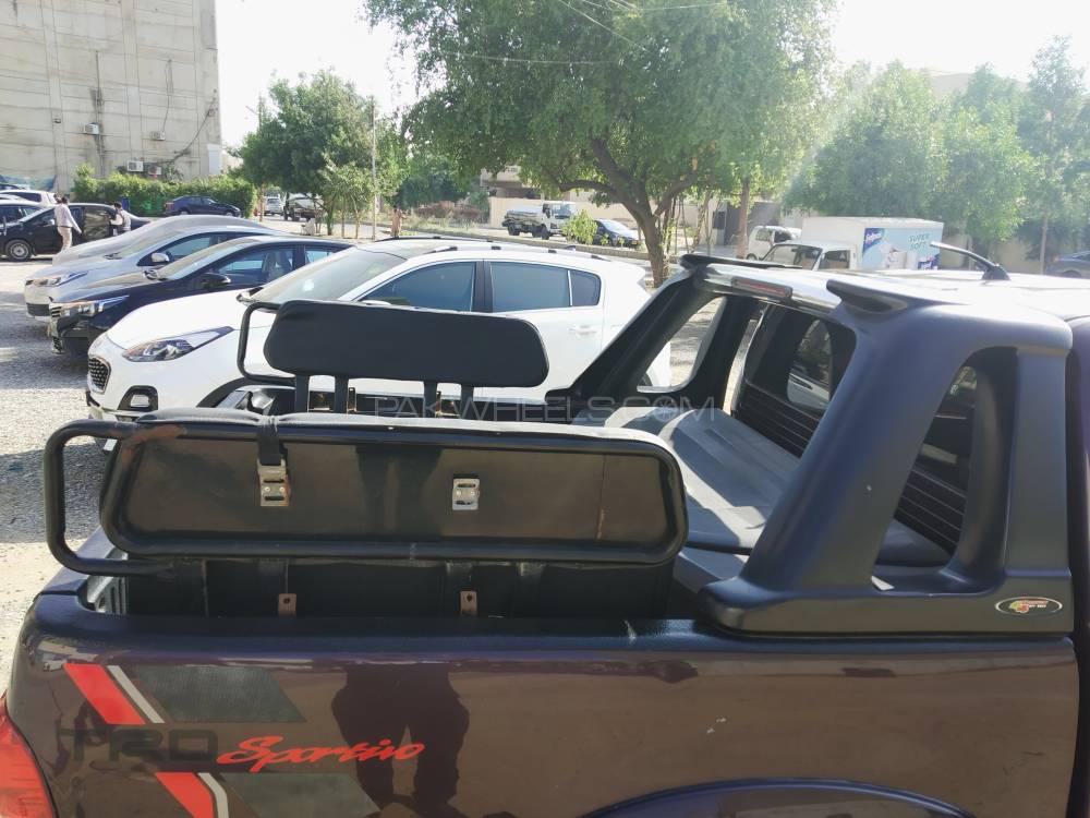 Toyota Hilux 2012 for Sale in Karachi Toyota Hilux 2012 for Sale in Karachi Image-3