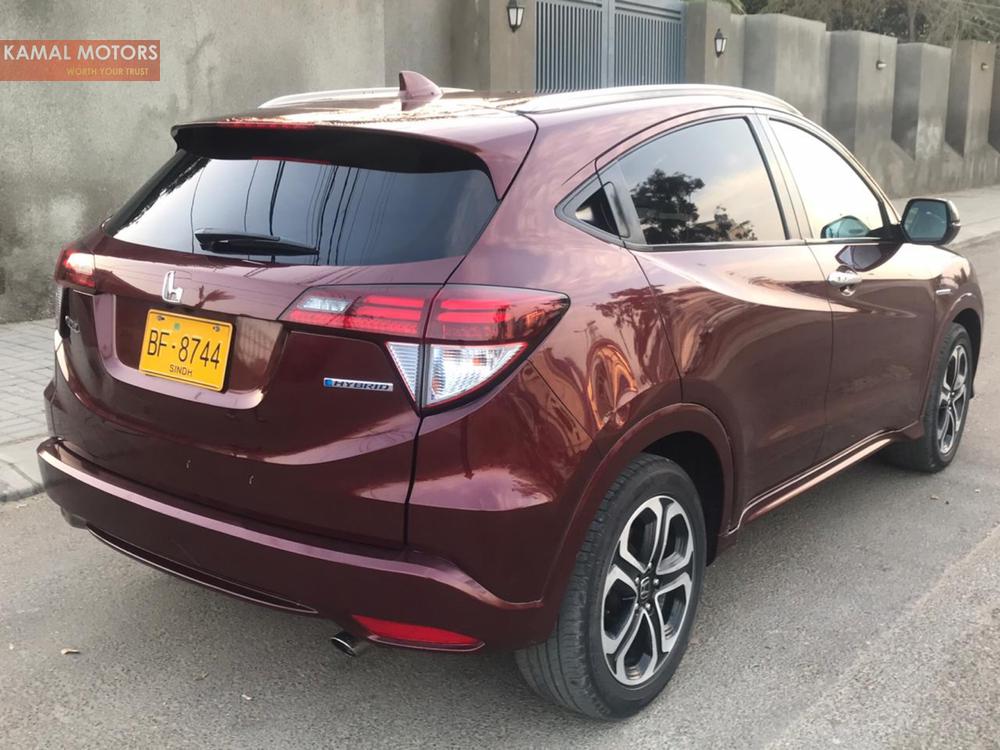 Honda Vezel 2015 for Sale in Karachi Honda Vezel 2015 for Sale in Karachi Image-5