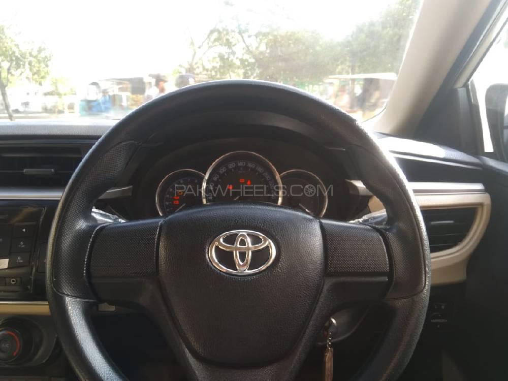 Toyota Corolla 2015 for Sale in Karachi Toyota Corolla 2015 for Sale in Karachi Image-9