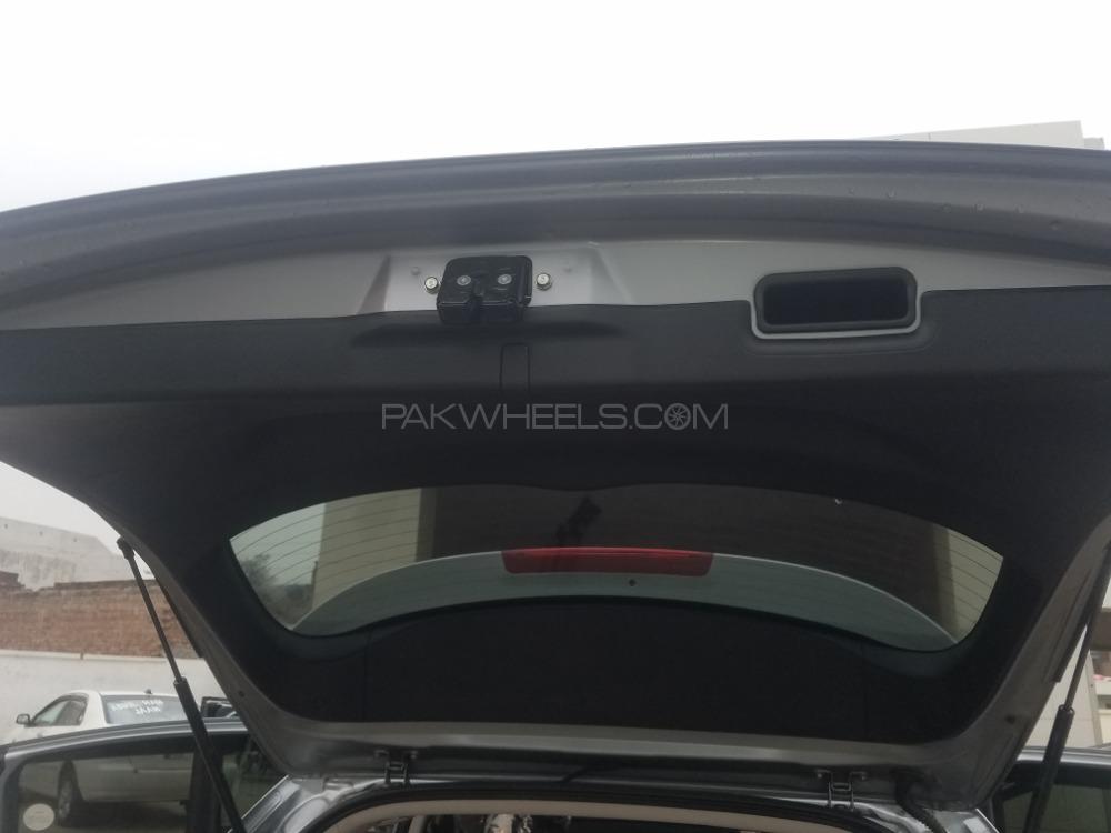 Honda Vezel 2014 for Sale in Sialkot Honda Vezel 2014 for Sale in Sialkot Image-15