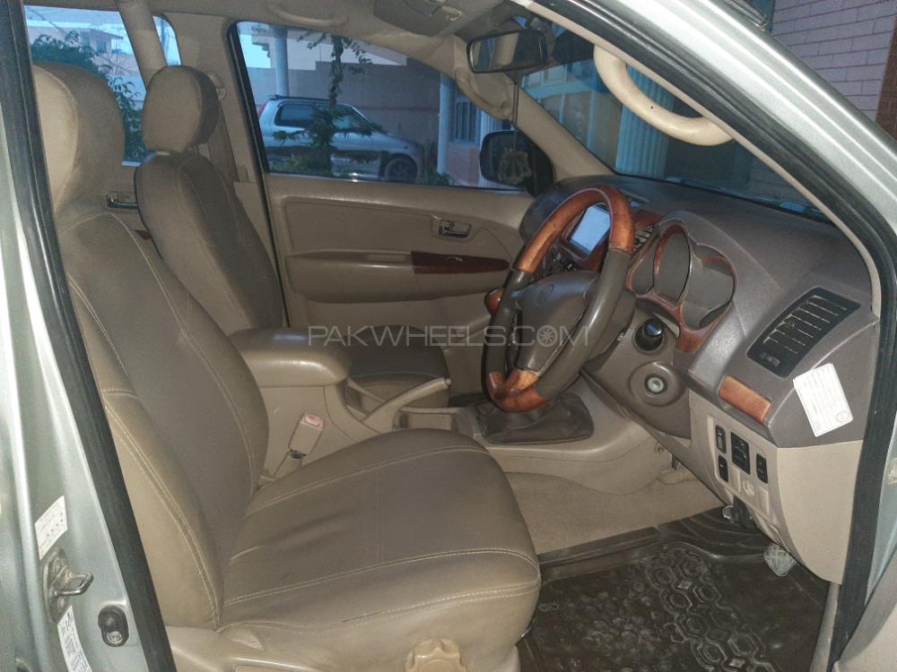 Toyota Hilux 2005 for Sale in Rawalpindi Toyota Hilux 2005 for Sale in Rawalpindi Image-8