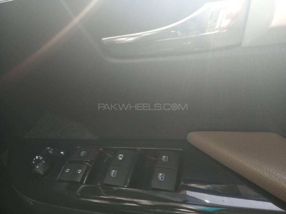 Toyota Hilux 2017 for Sale in Karachi Toyota Hilux 2017 for Sale in Karachi Image-6