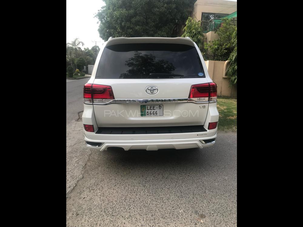 Toyota Land Cruiser 2017 for Sale in Lahore Toyota Land Cruiser 2017 for Sale in Lahore Image-5