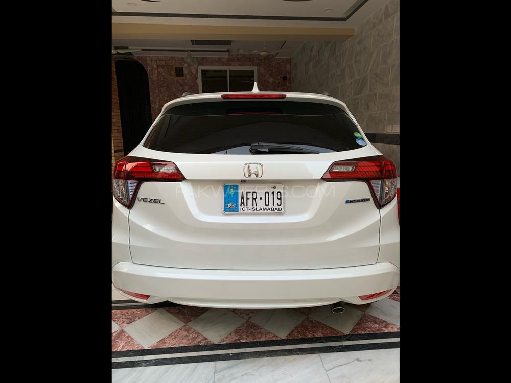 Honda Vezel 2015 for Sale in Peshawar Honda Vezel 2015 for Sale in Peshawar Image-11