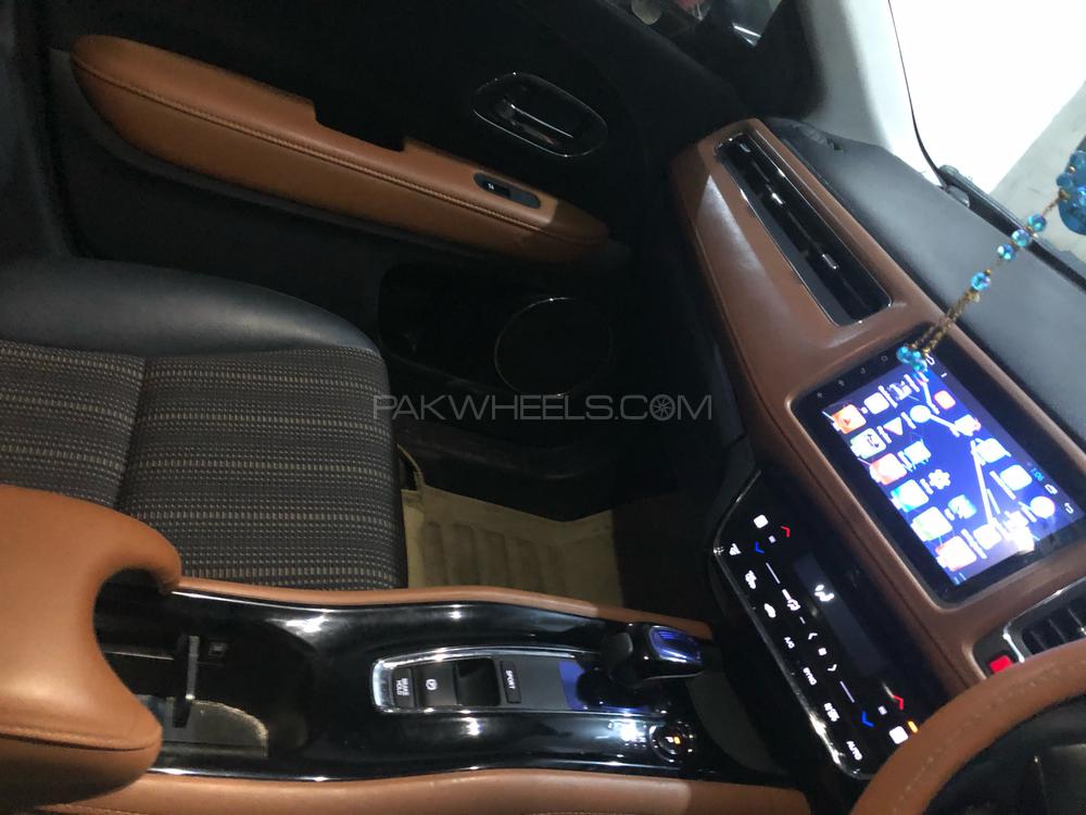 Honda Vezel 2015 for Sale in Lahore Honda Vezel 2015 for Sale in Lahore Image-9