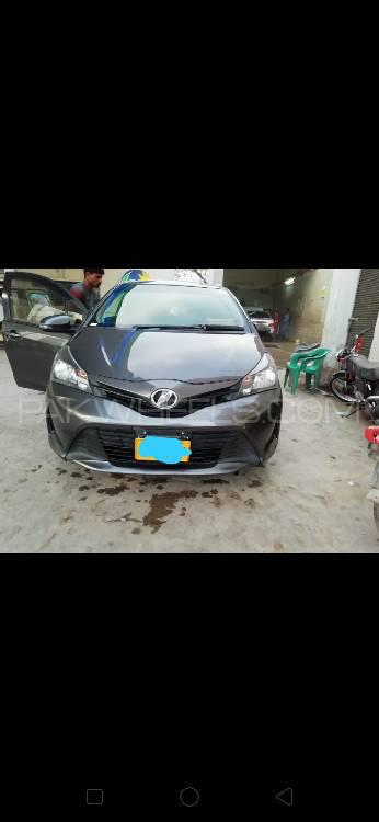 Toyota Vitz 2015 for Sale in Sukkur Image-1